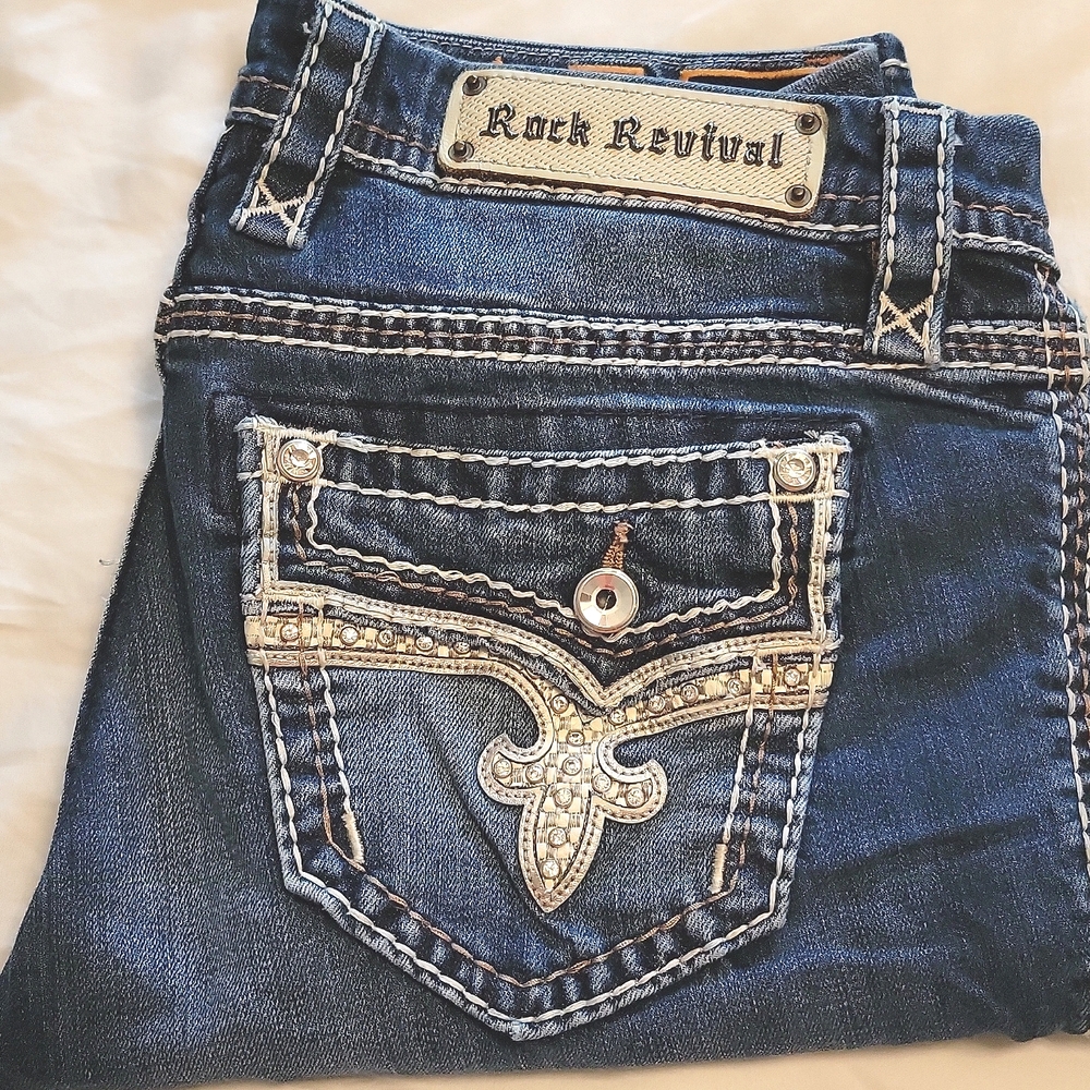 Rock Revival "Letbury" Silver Accent Pockets Easy Straight Cut Medium Wash Jeans